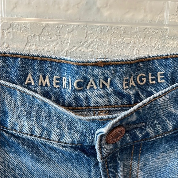American Eagle 90’s Boyfriend Denim Short - Picture 2 of 12